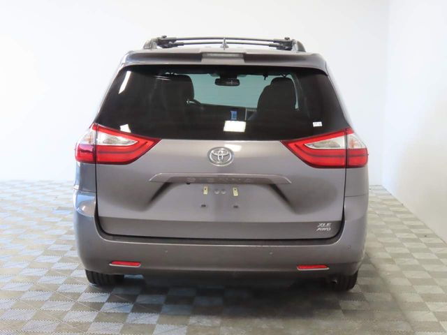 2018 Toyota Sienna 