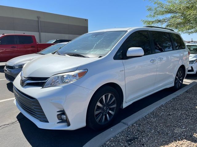 2018 Toyota Sienna XLE Premium