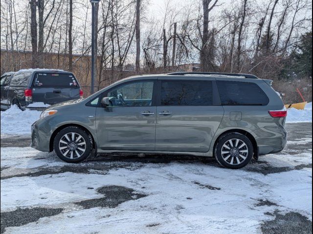 2018 Toyota Sienna XLE