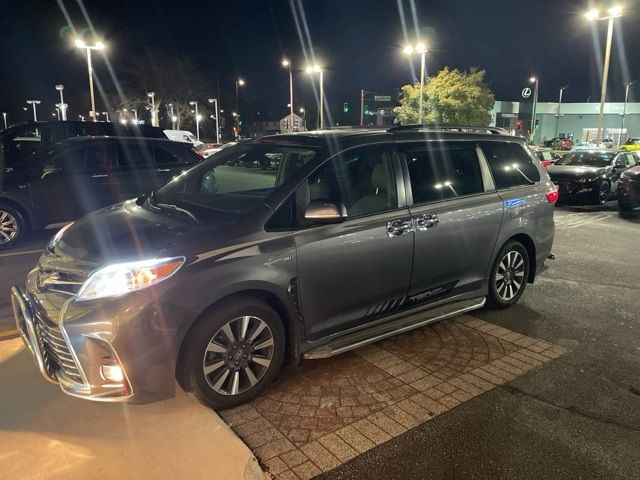 2018 Toyota Sienna 