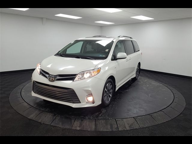 2018 Toyota Sienna 