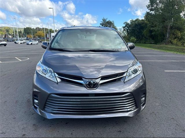 2018 Toyota Sienna 