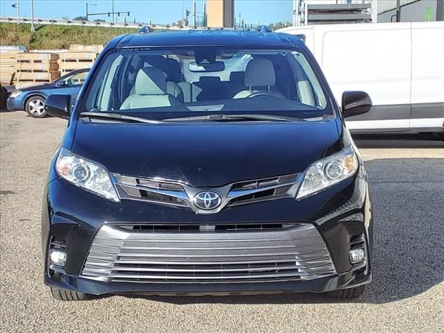 2018 Toyota Sienna 