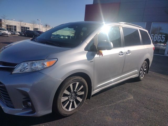 2018 Toyota Sienna 