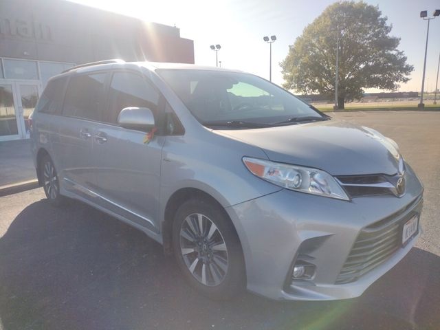 2018 Toyota Sienna 