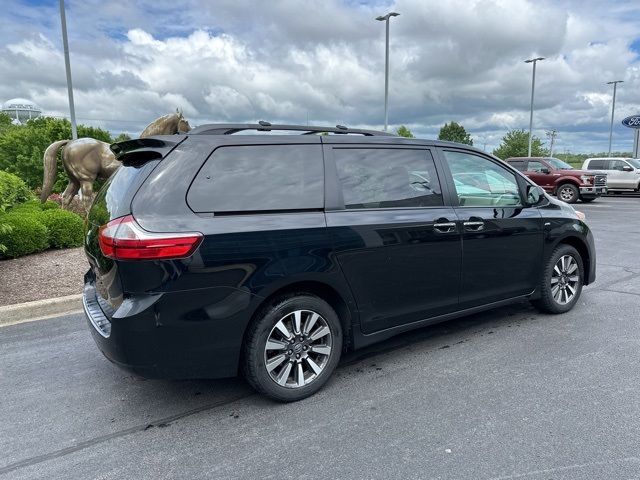 2018 Toyota Sienna XLE Premium