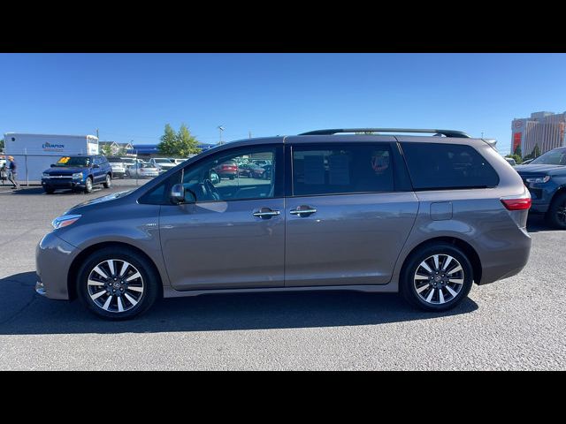 2018 Toyota Sienna 