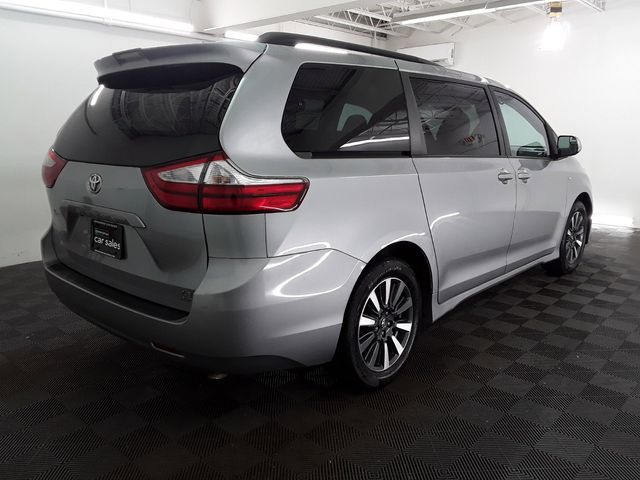 2018 Toyota Sienna LE