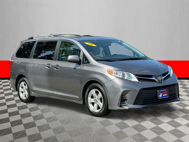 2018 Toyota Sienna LE Auto Access Seat