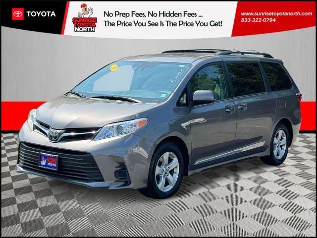 2018 Toyota Sienna LE Auto Access Seat