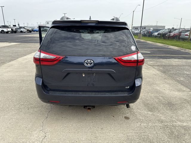 2018 Toyota Sienna 