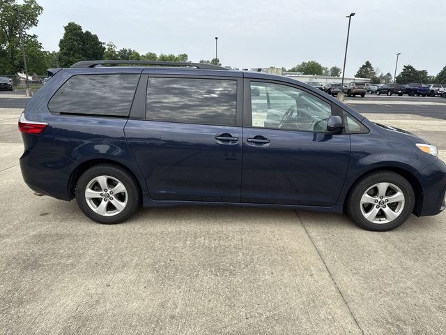 2018 Toyota Sienna 