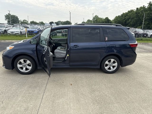 2018 Toyota Sienna 
