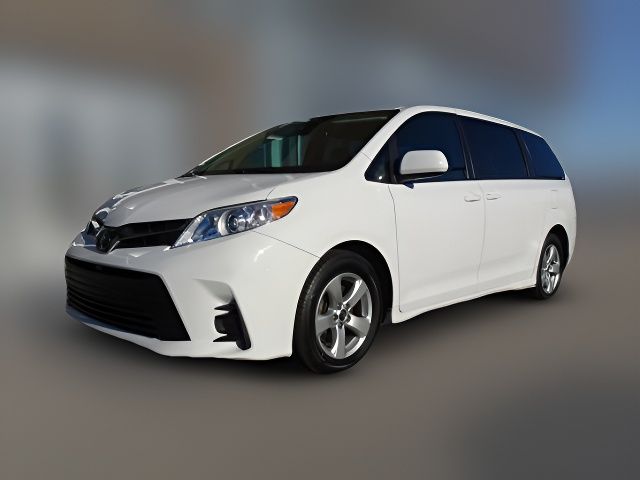 2018 Toyota Sienna LE