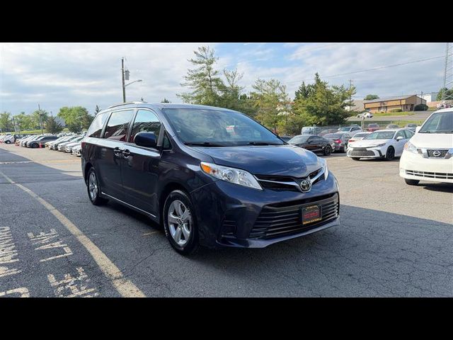 2018 Toyota Sienna 