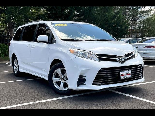 2018 Toyota Sienna LE
