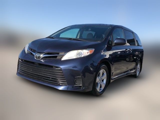 2018 Toyota Sienna LE