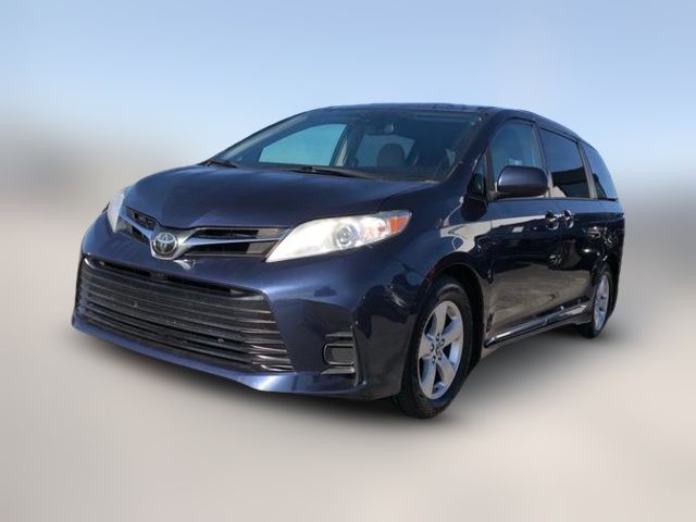 2018 Toyota Sienna LE