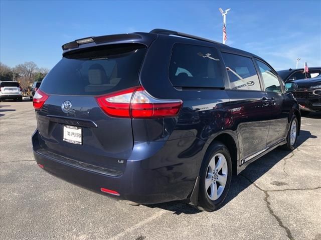 2018 Toyota Sienna LE