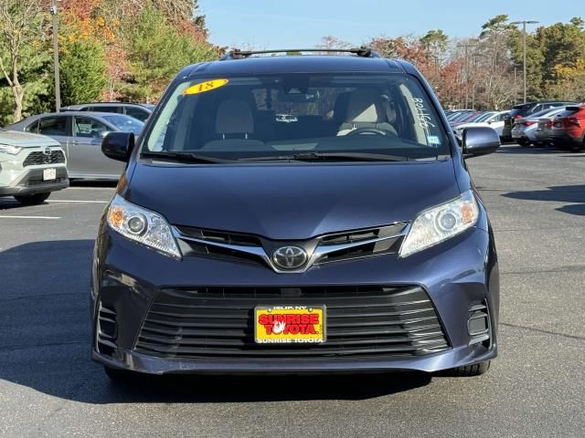 2018 Toyota Sienna LE Auto Access Seat