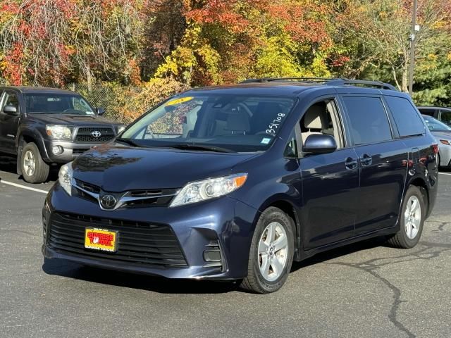 2018 Toyota Sienna LE Auto Access Seat