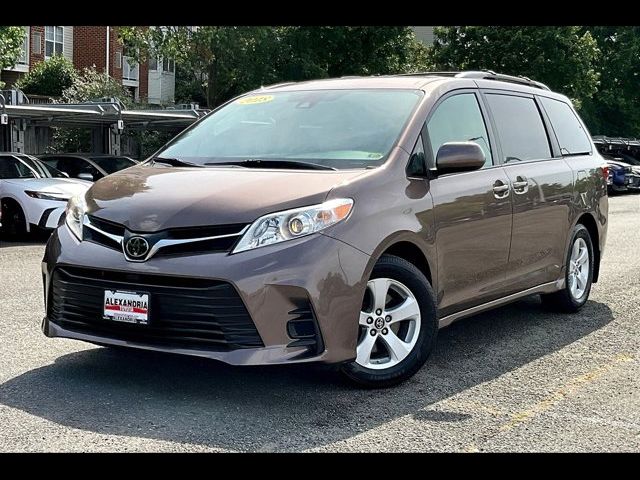 2018 Toyota Sienna LE