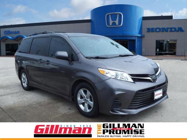 2018 Toyota Sienna LE