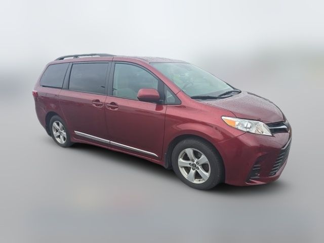 2018 Toyota Sienna LE Auto Access Seat