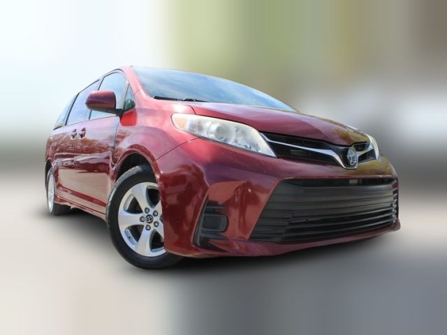 2018 Toyota Sienna LE