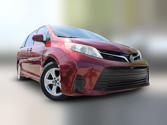 2018 Toyota Sienna LE