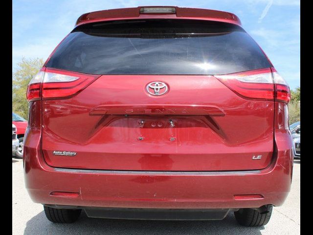 2018 Toyota Sienna LE
