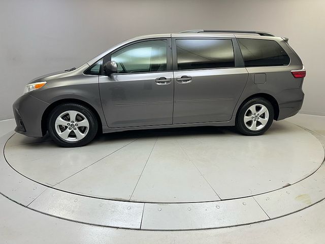 2018 Toyota Sienna 