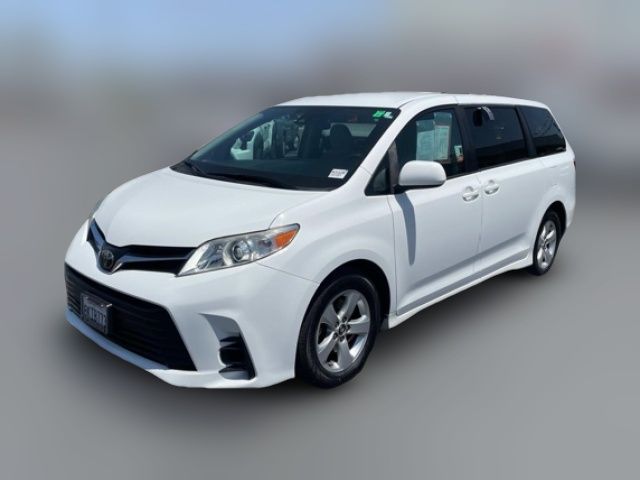 2018 Toyota Sienna LE Auto Access Seat