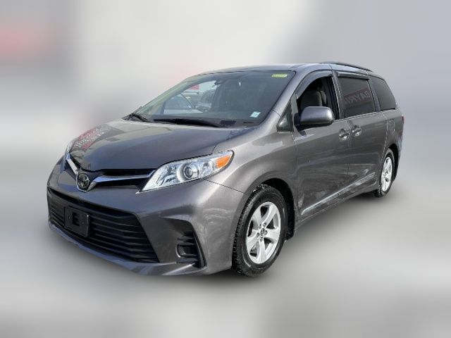 2018 Toyota Sienna LE Auto Access Seat