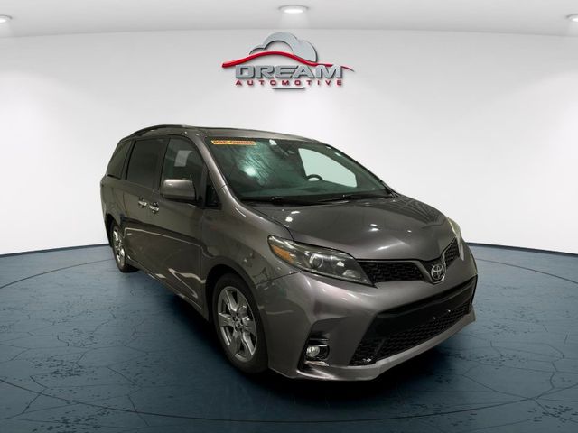 2018 Toyota Sienna 