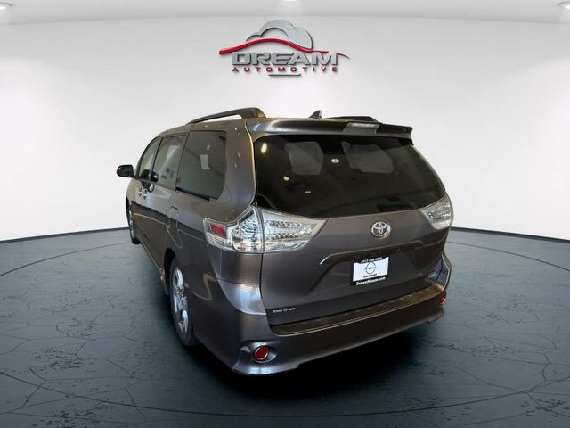 2018 Toyota Sienna 