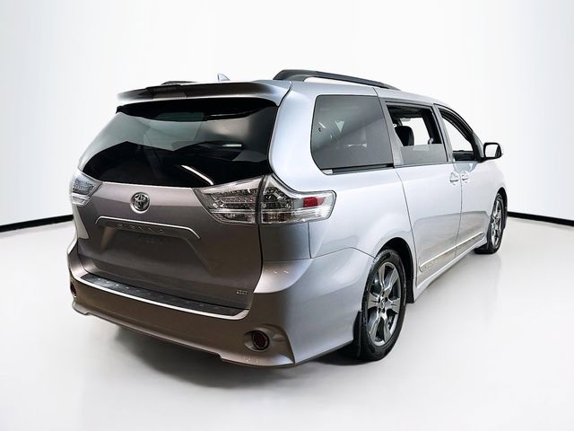 2018 Toyota Sienna 