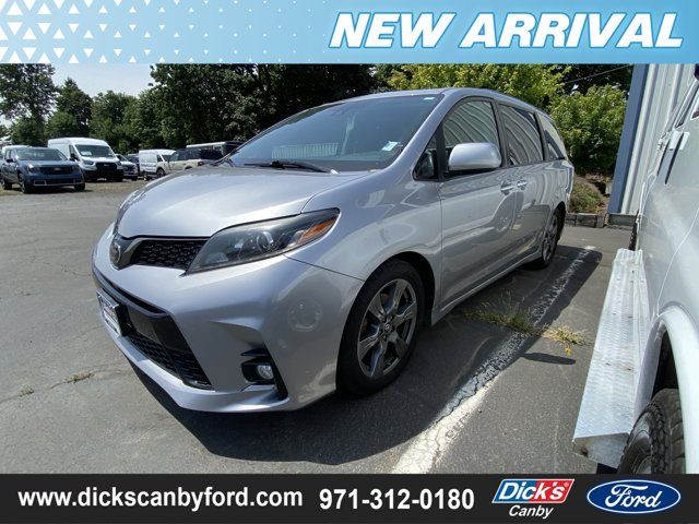 2018 Toyota Sienna SE