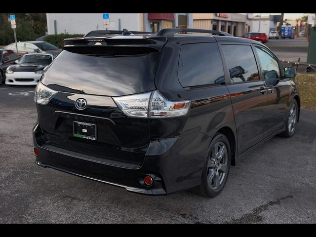 2018 Toyota Sienna SE Premium