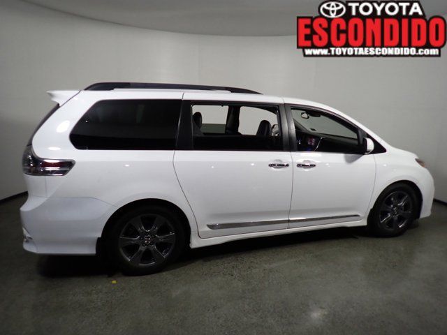 2018 Toyota Sienna 