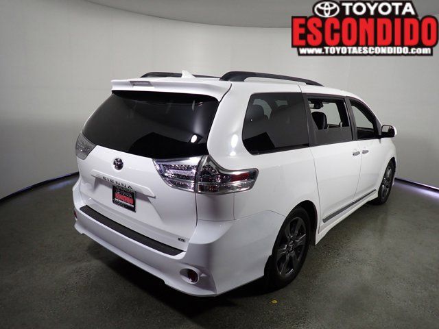 2018 Toyota Sienna 