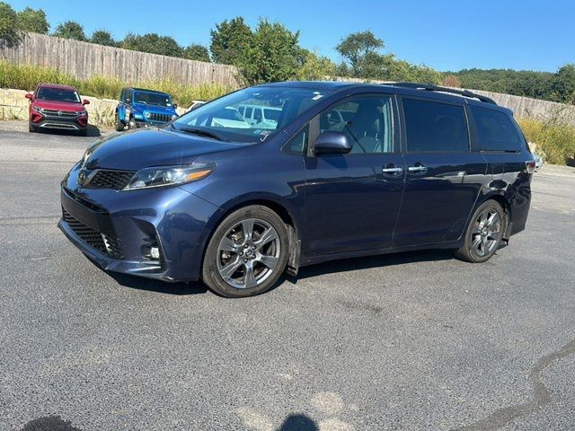 2018 Toyota Sienna 