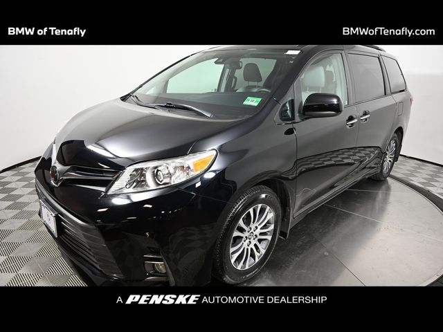 2018 Toyota Sienna XLE