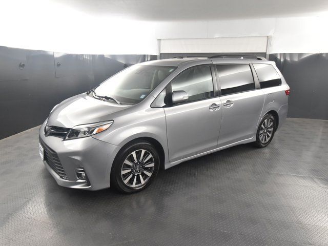 2018 Toyota Sienna 