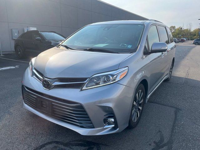 2018 Toyota Sienna 