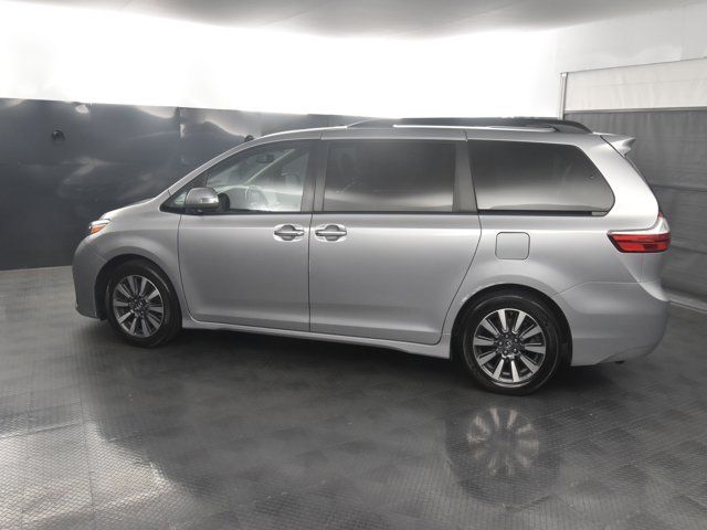 2018 Toyota Sienna 