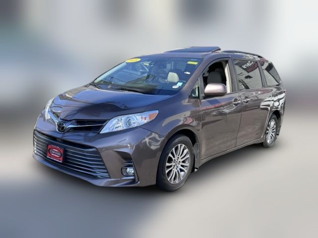 2018 Toyota Sienna XLE