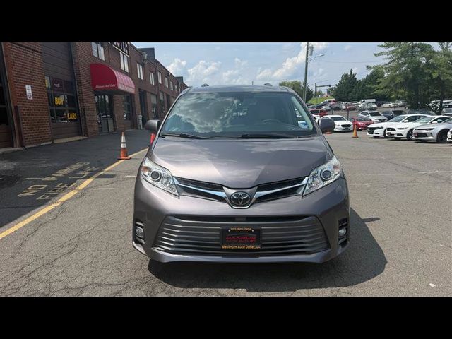 2018 Toyota Sienna 