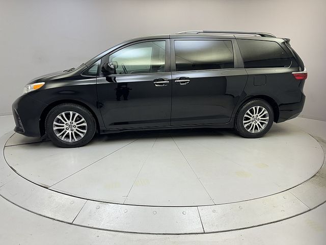 2018 Toyota Sienna 