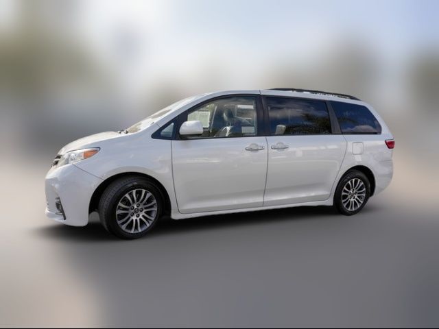 2018 Toyota Sienna XLE